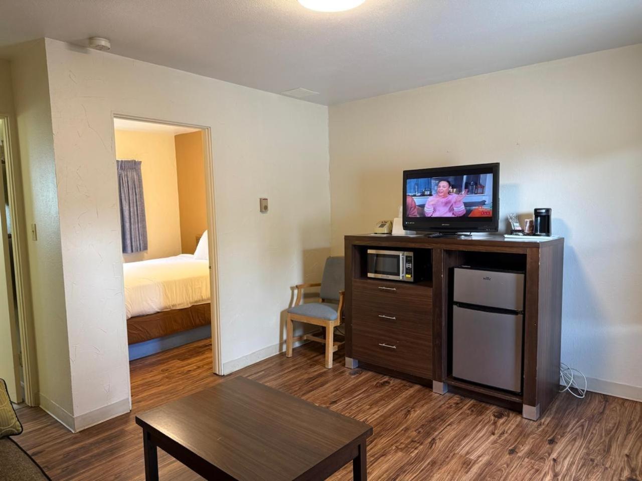 Sunrise Motor Inn Коуди Екстериор снимка