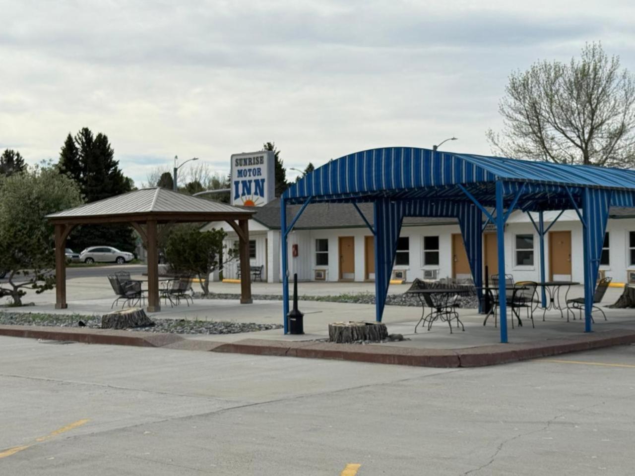 Sunrise Motor Inn Коуди Екстериор снимка