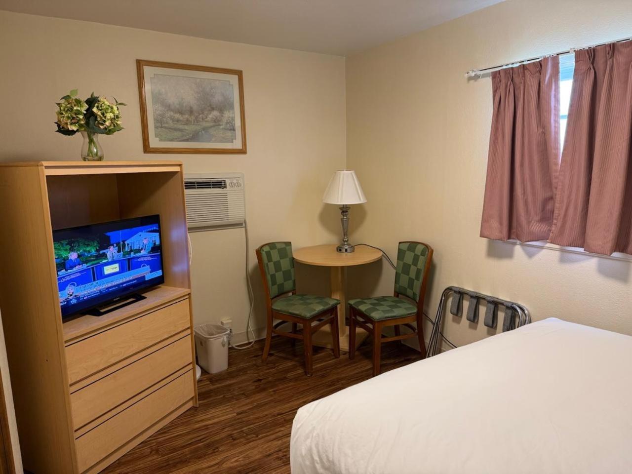 Sunrise Motor Inn Коуди Екстериор снимка
