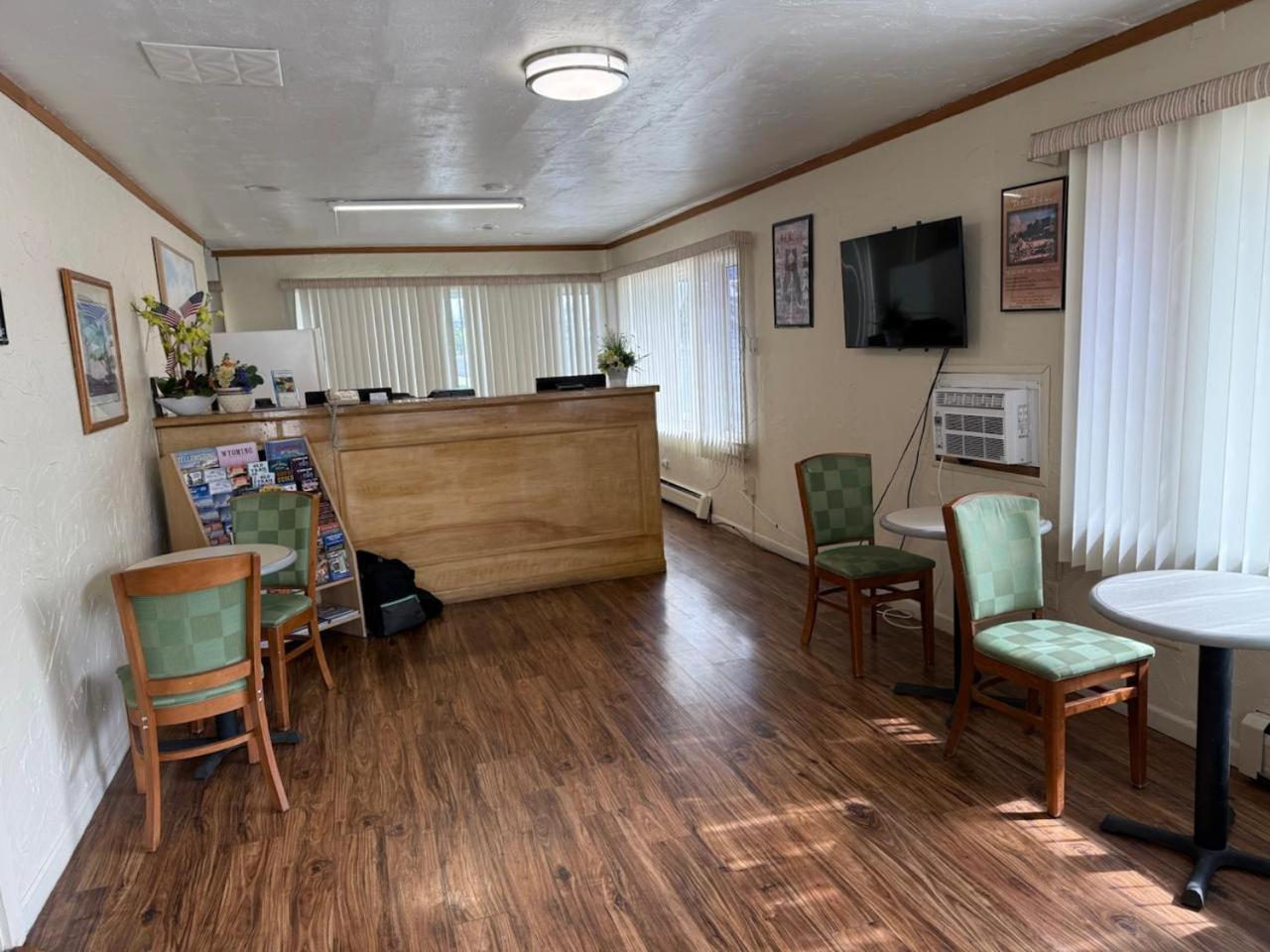 Sunrise Motor Inn Коуди Екстериор снимка