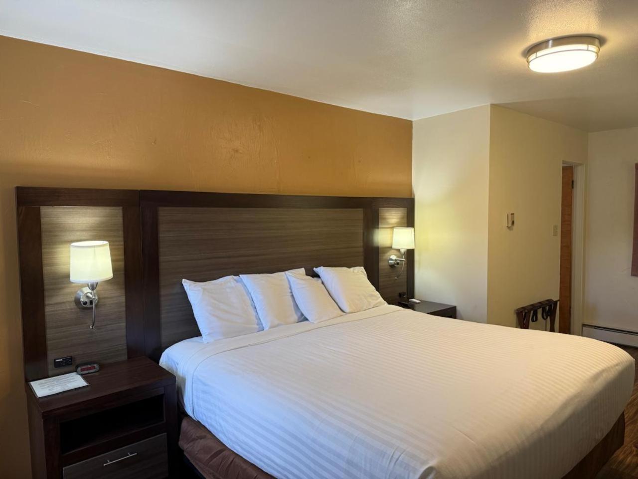 Sunrise Motor Inn Коуди Екстериор снимка