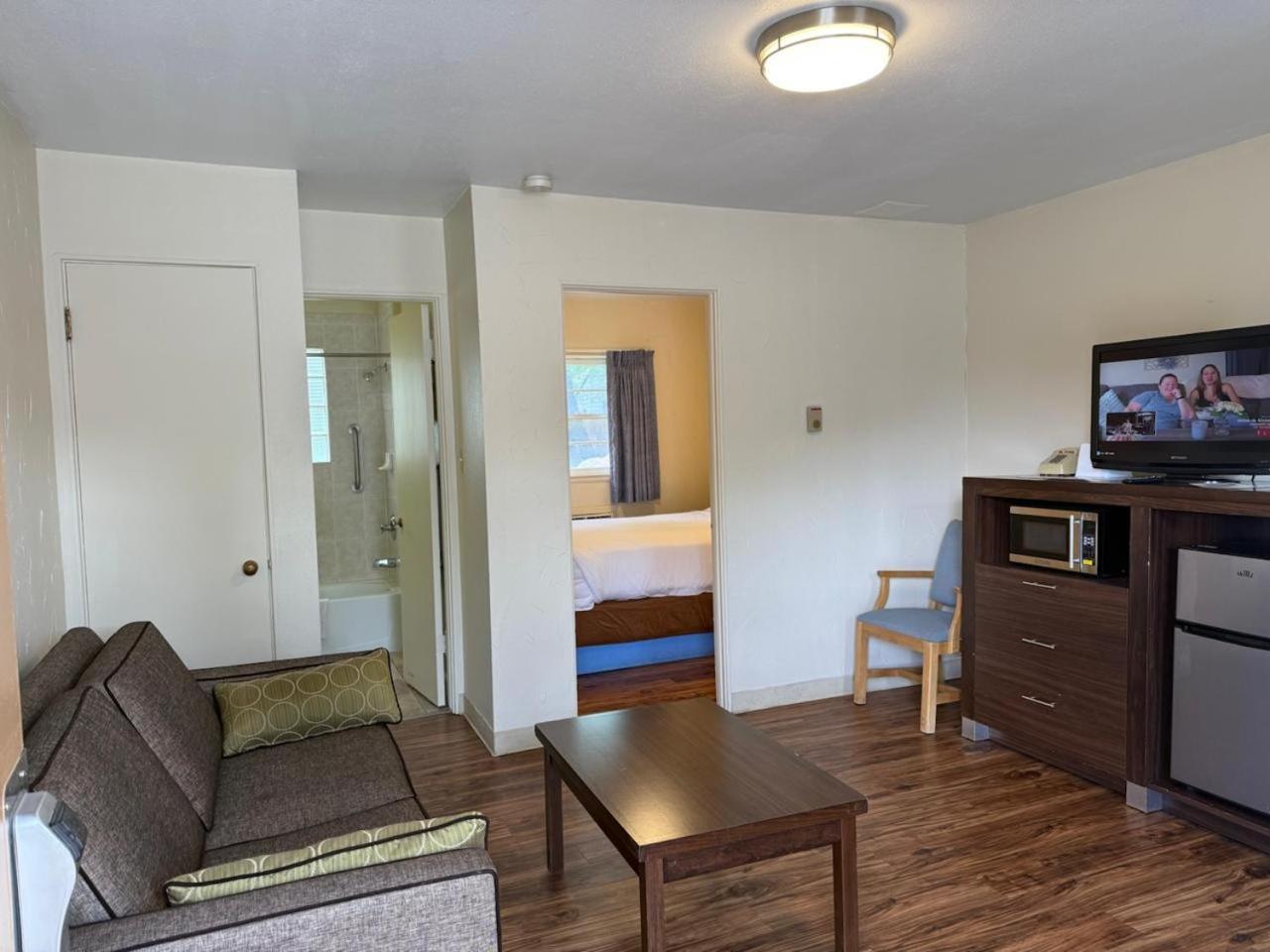 Sunrise Motor Inn Коуди Екстериор снимка