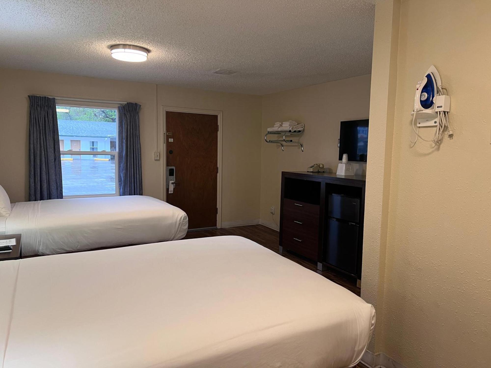 Sunrise Motor Inn Коуди Екстериор снимка