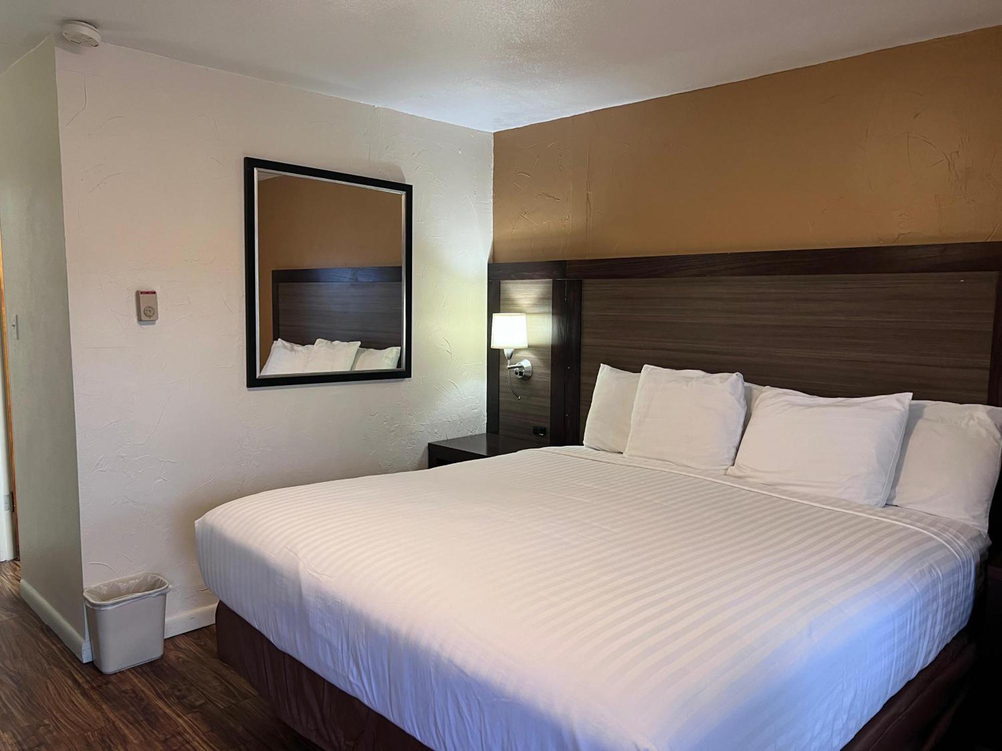 Sunrise Motor Inn Коуди Екстериор снимка