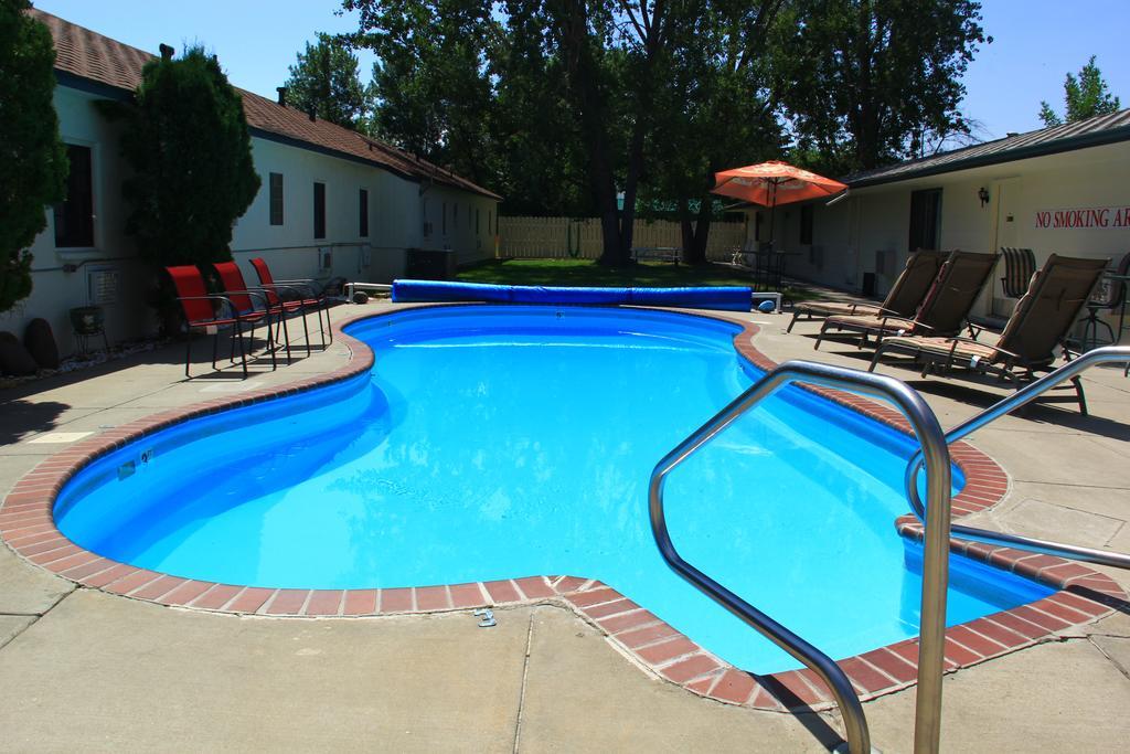 Sunrise Motor Inn Коуди Екстериор снимка