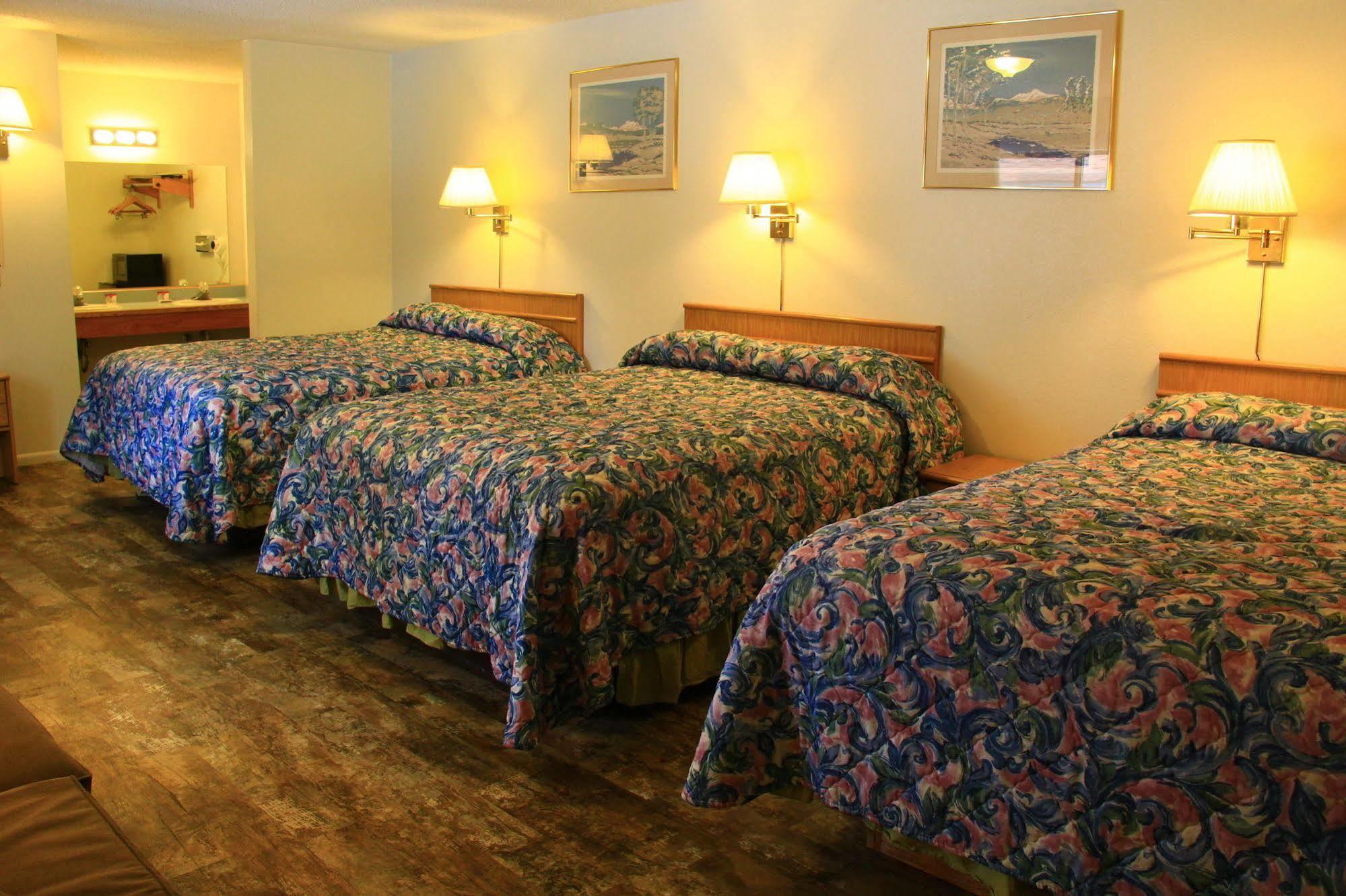 Sunrise Motor Inn Коуди Екстериор снимка